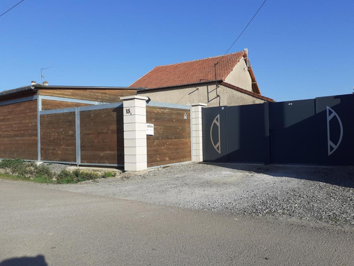 Bed and Breakfast La Guette Cercy-la-Tour Exterior foto