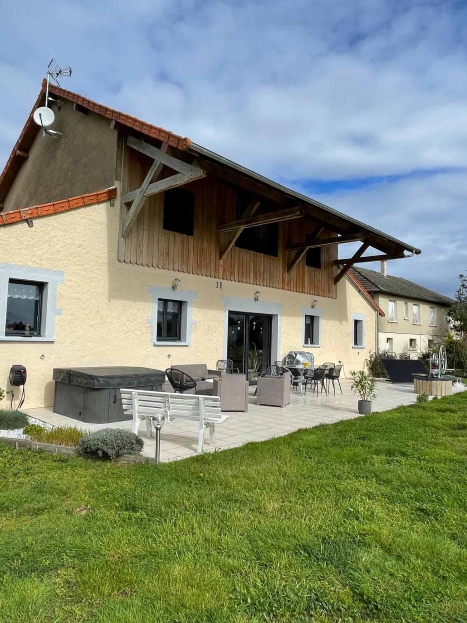 Bed and Breakfast La Guette Cercy-la-Tour Exterior foto
