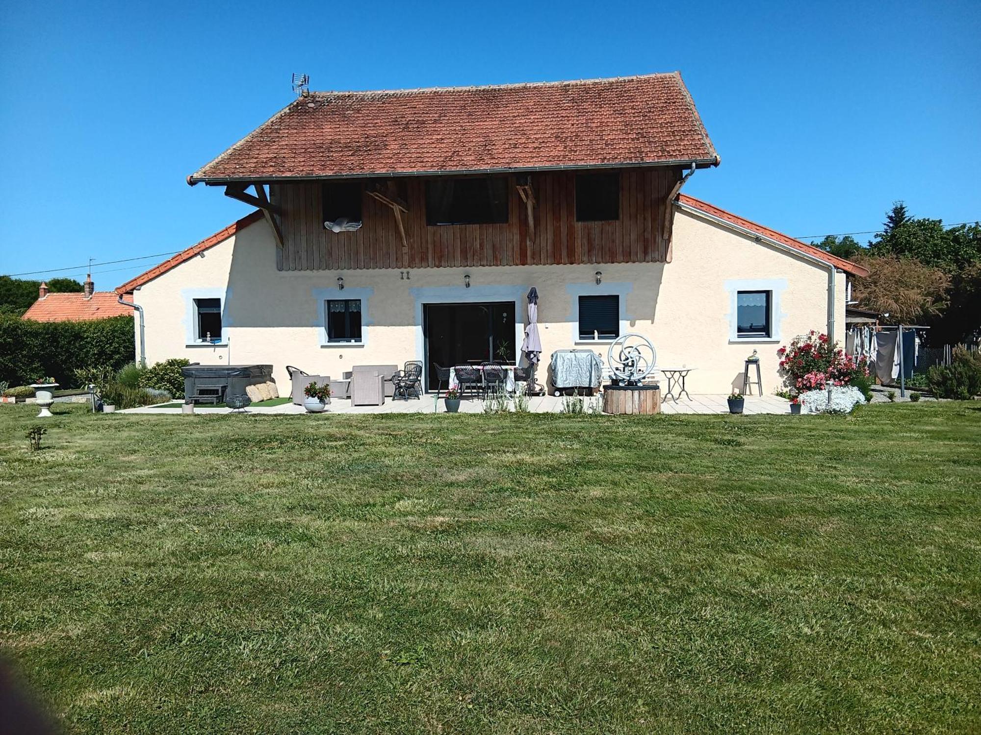Bed and Breakfast La Guette Cercy-la-Tour Exterior foto